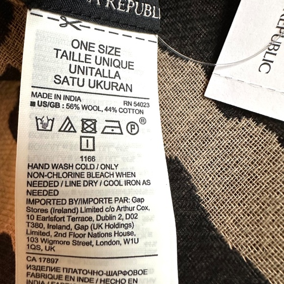 Banana Republic  Leopard Wool Cotton Scarf - Picture 9 of 9